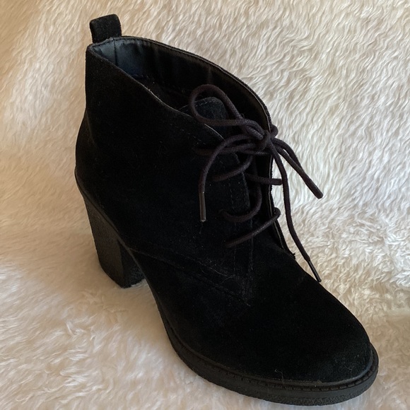 EUC SUGAR Black Suede Lace Up Ankle Booties Block Heel Size 7 1/2 M - Picture 14 of 14